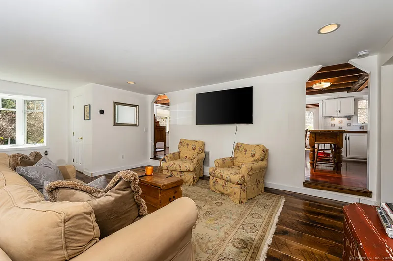 175 Mountain Road Photo 16