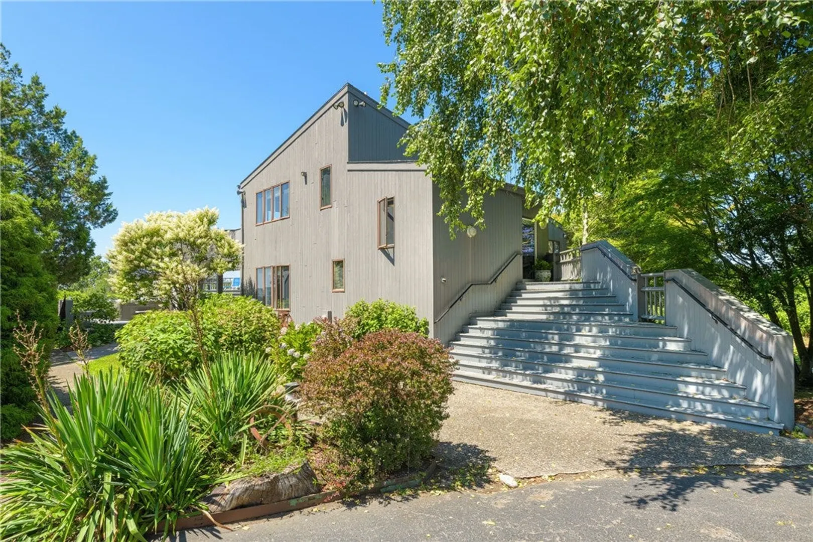 76 Battery Lane Photo 6