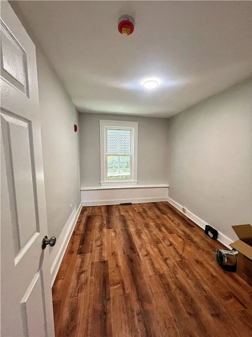 237 Cowden Street Photo 6