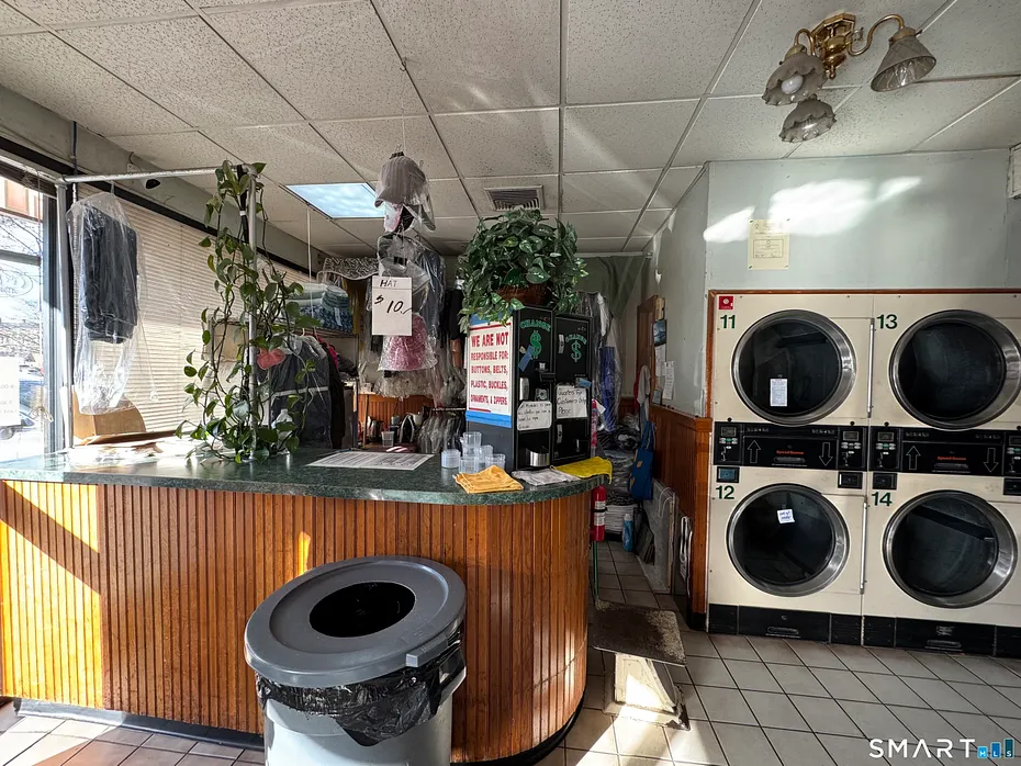 450 Franklin Avenue Photo 7