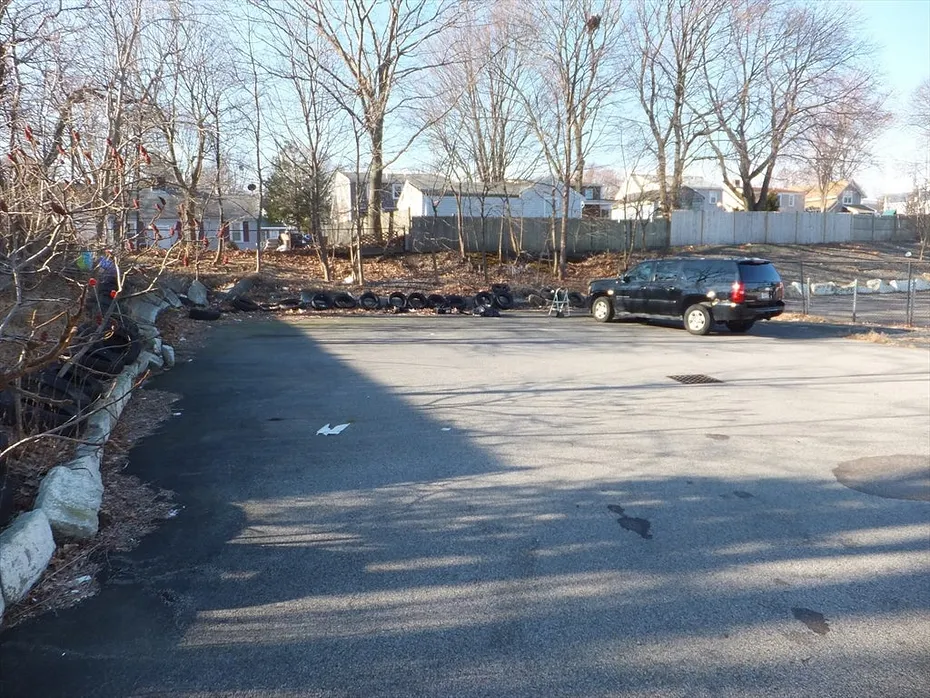 119 Bridge St Photo 3