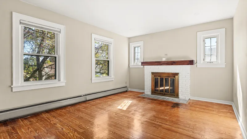45 Kensington Ave Photo 7