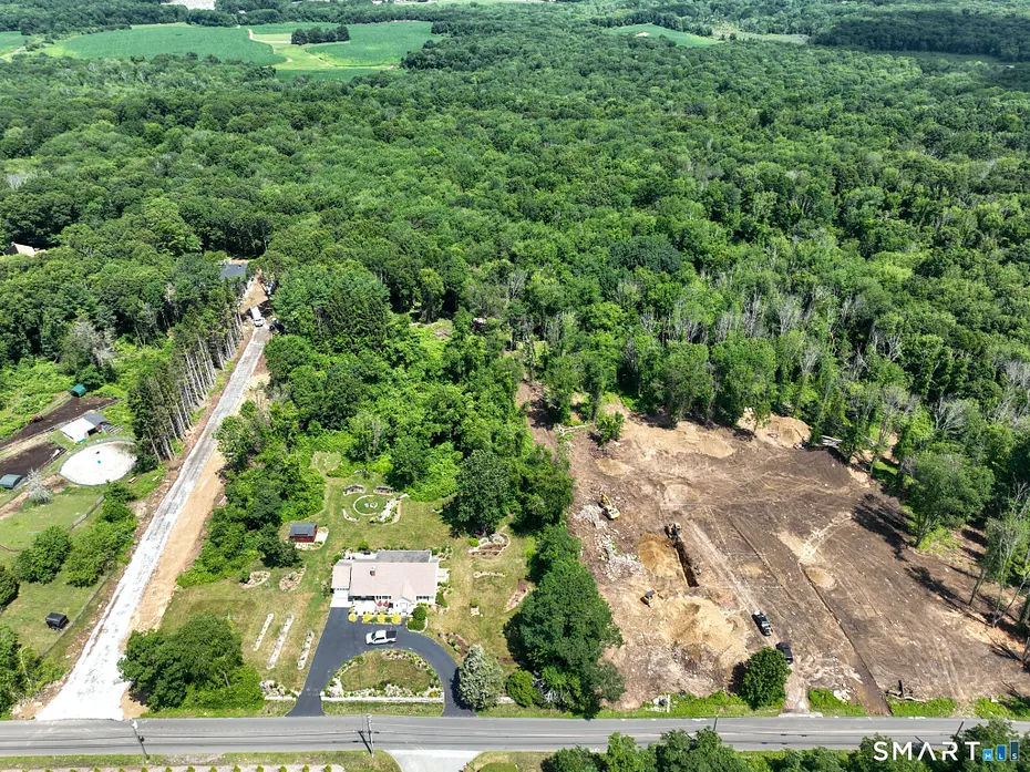 480 Forsyth Road Photo 8