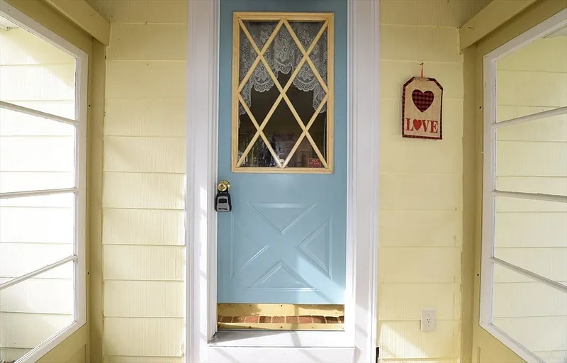 366 Webster St Photo 35