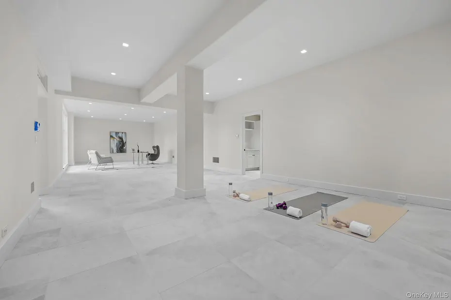 2 Barry Court Photo 26