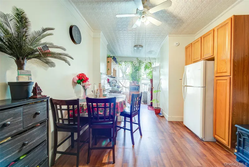 1718 Himrod Street Photo 19