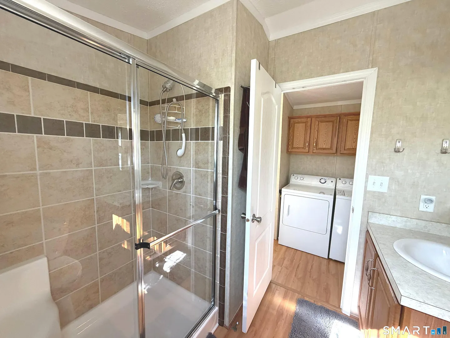 50 Linden Avenue North Photo 14