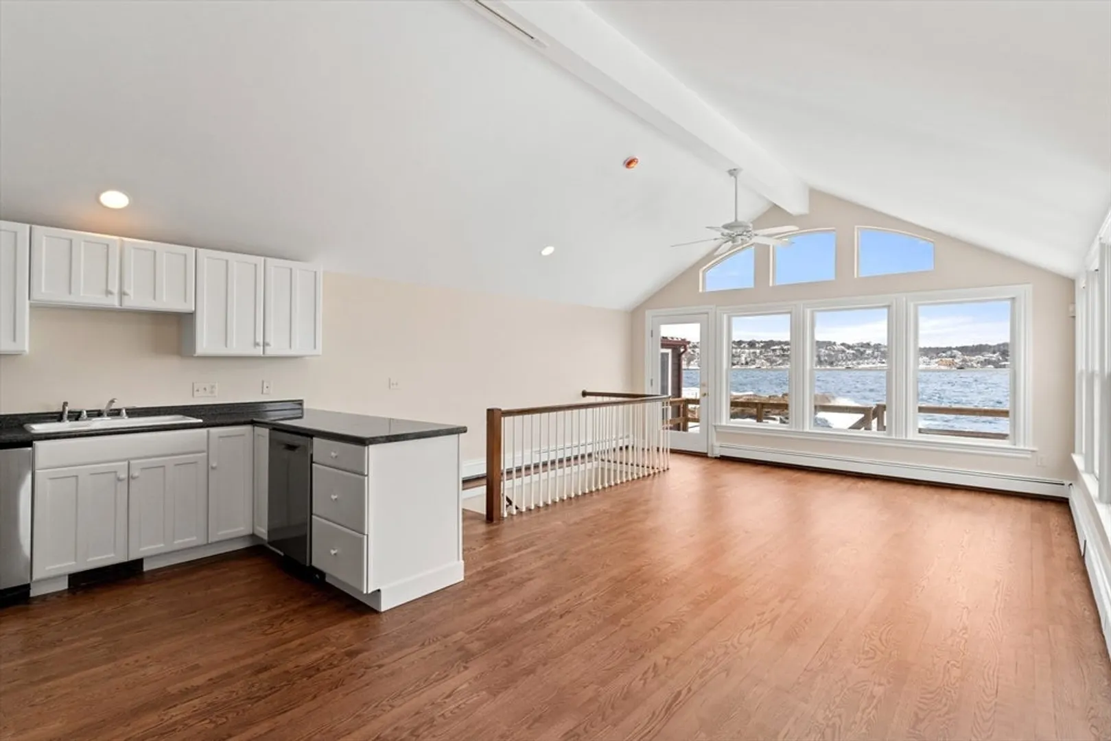 52 Bearskin Neck Photo 13