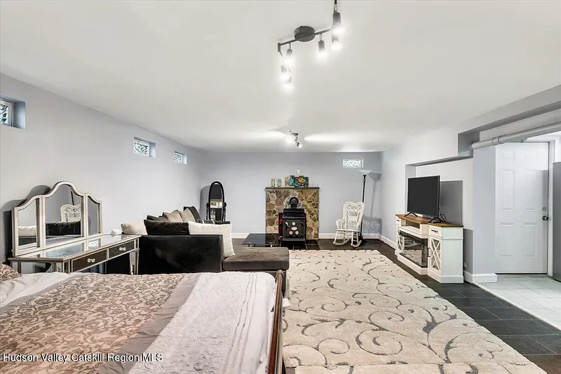 6196 New York 81 Photo 37