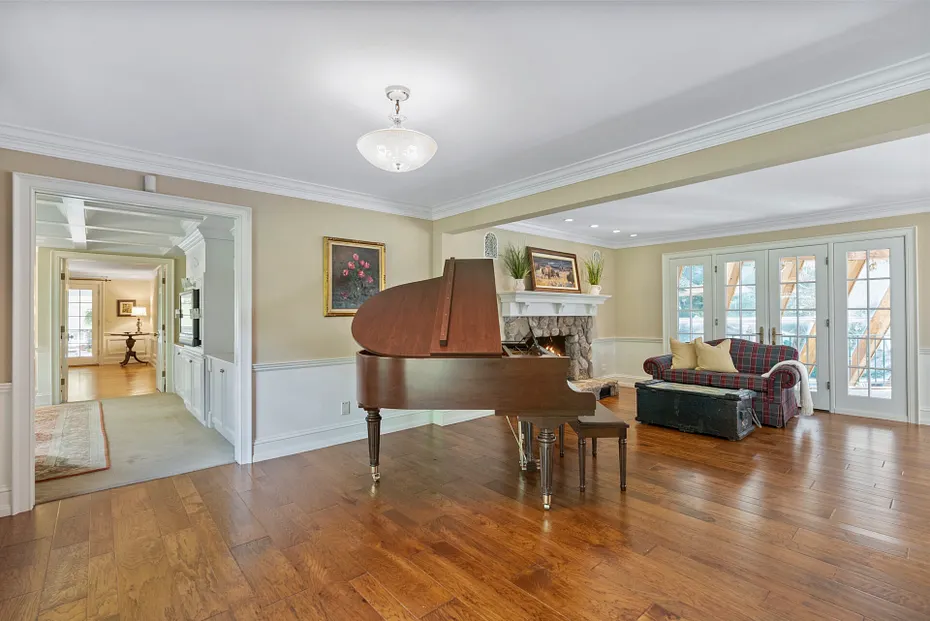 6 Pine Hill Road Photo 13