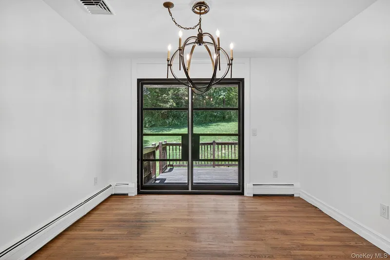 21 Crest Court Photo 11
