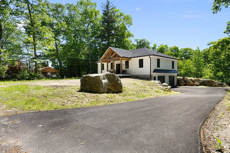 115 Webster Road Photo 3