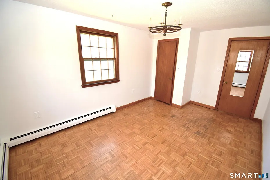 273 Horse Pond Road Photo 15