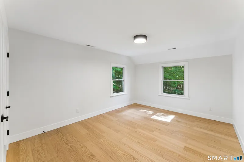 22 East Woods Road Photo 32