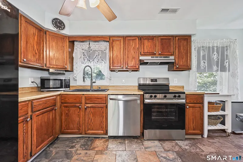 49 Schenck Lane Photo 10