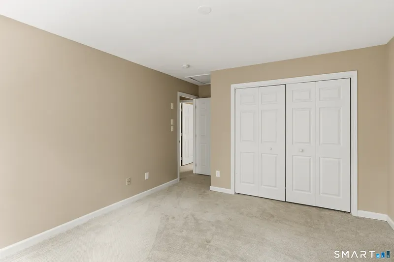 436 Tiffany Lane Photo 22