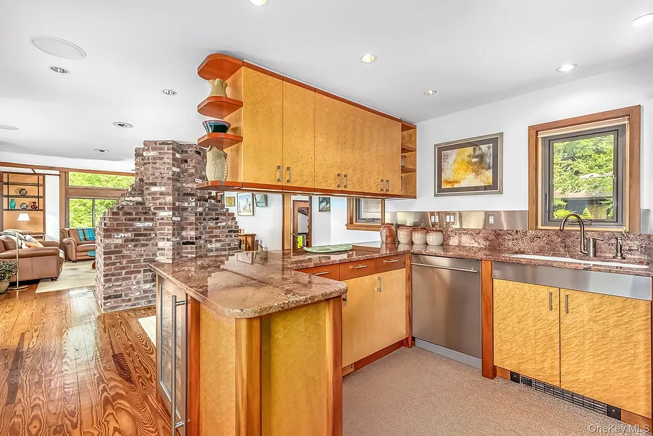 262 Macdaniel Road Photo 9
