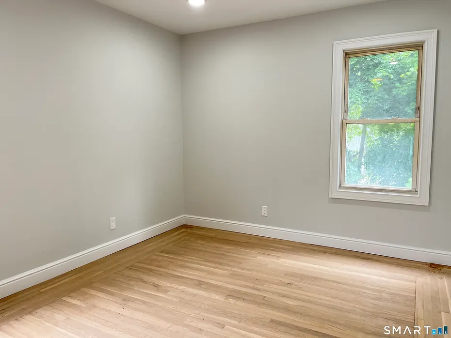 82 Howard Avenue  #82-2L Photo 8
