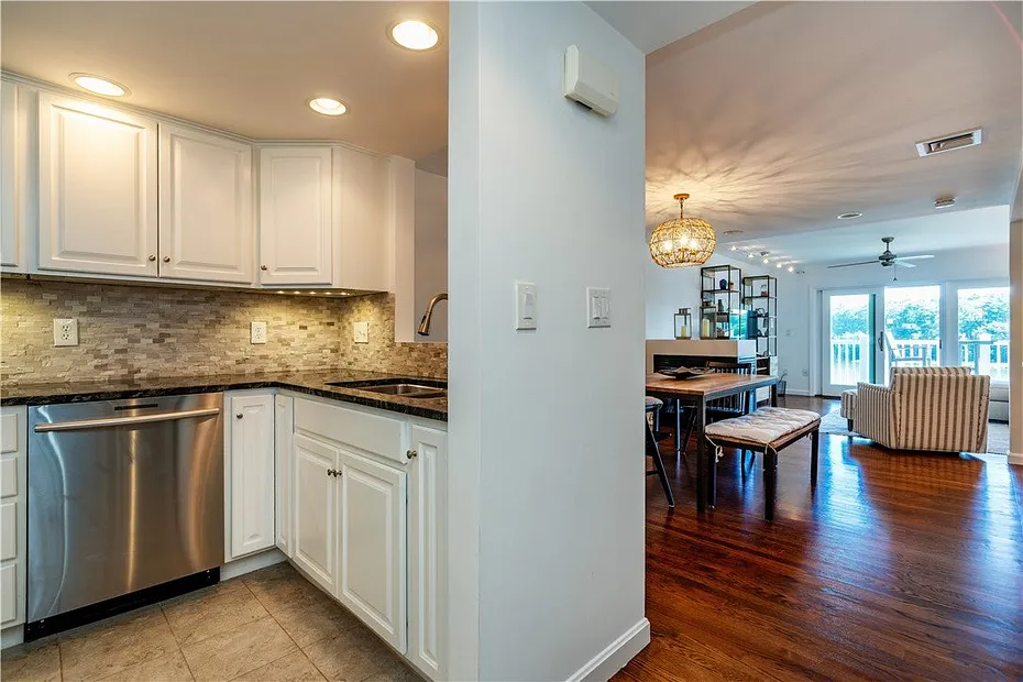 152 Crompton Avenue  #18 Photo 13