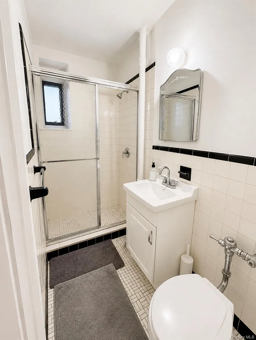 420 West 206th Street  #3G Photo 8