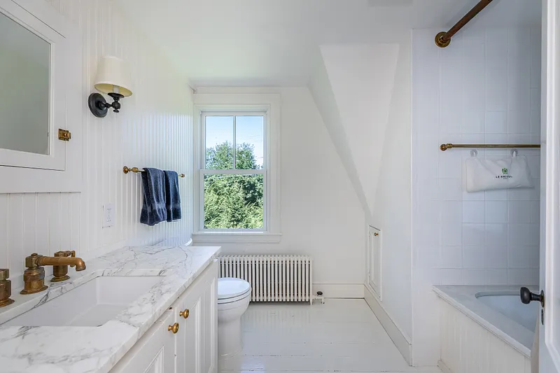 135 Wykeham Road Photo 21