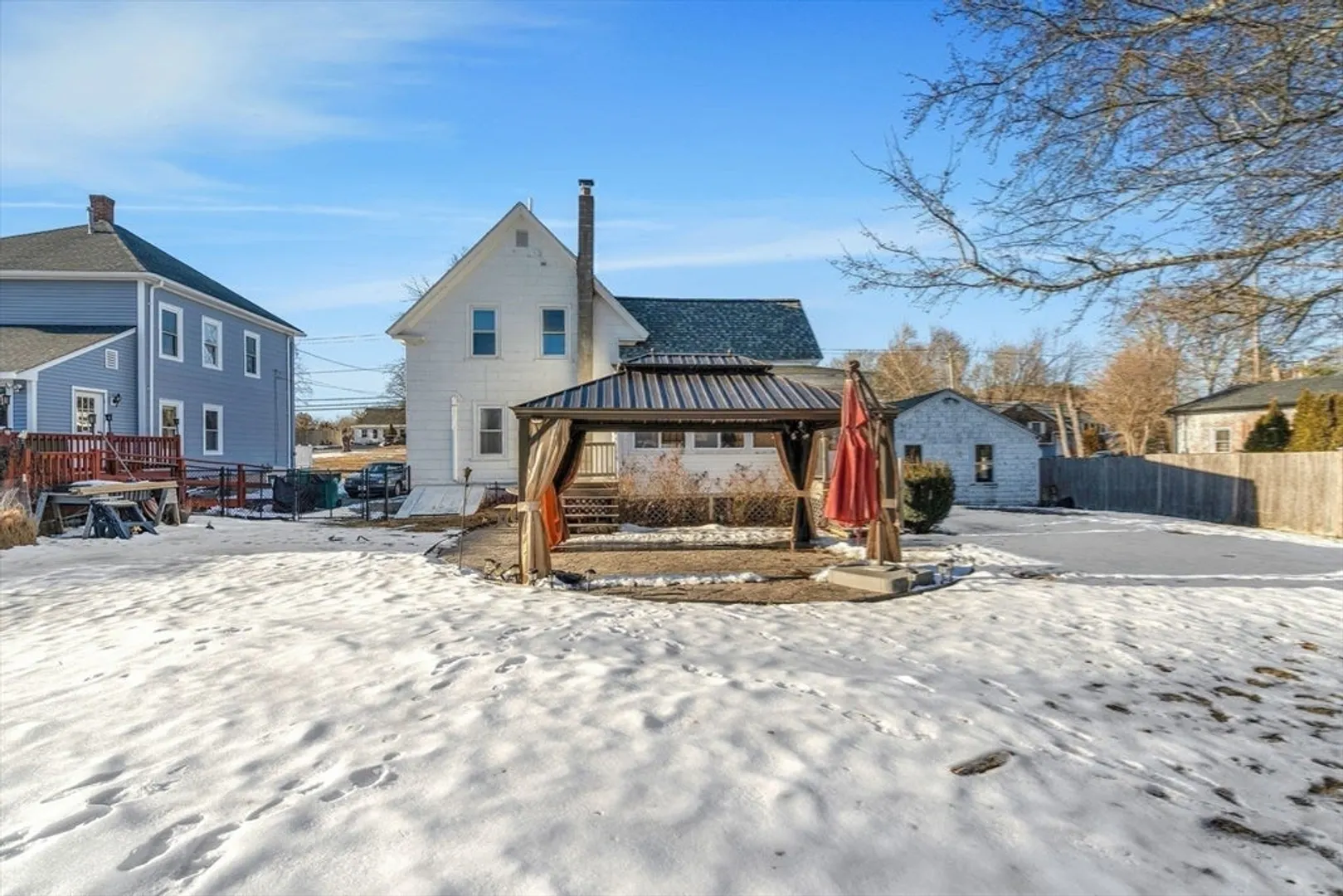 34 Pleasant St Photo 25