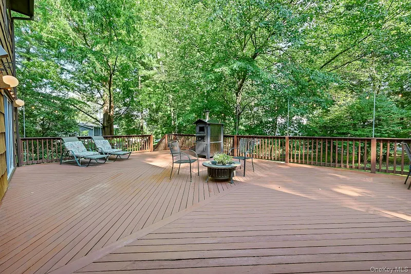 19 York Drive Photo 40