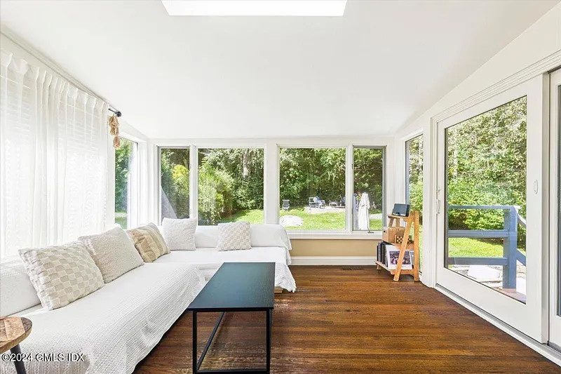 70 Gregory Road Photo 12