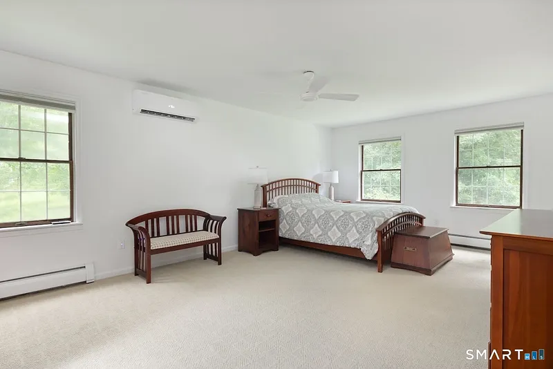 32 Burton Road Photo 22