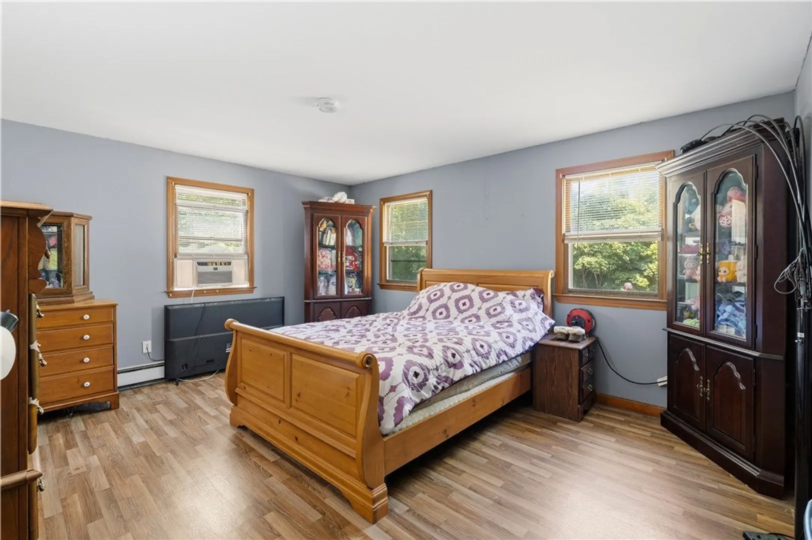 42 Charles Avenue Photo 9