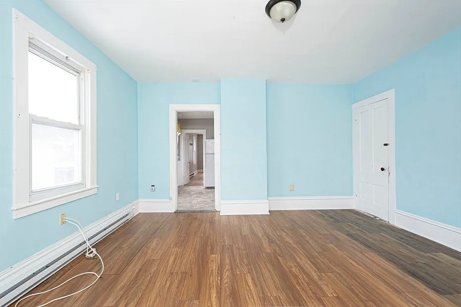 31 Neil  St. Photo 16