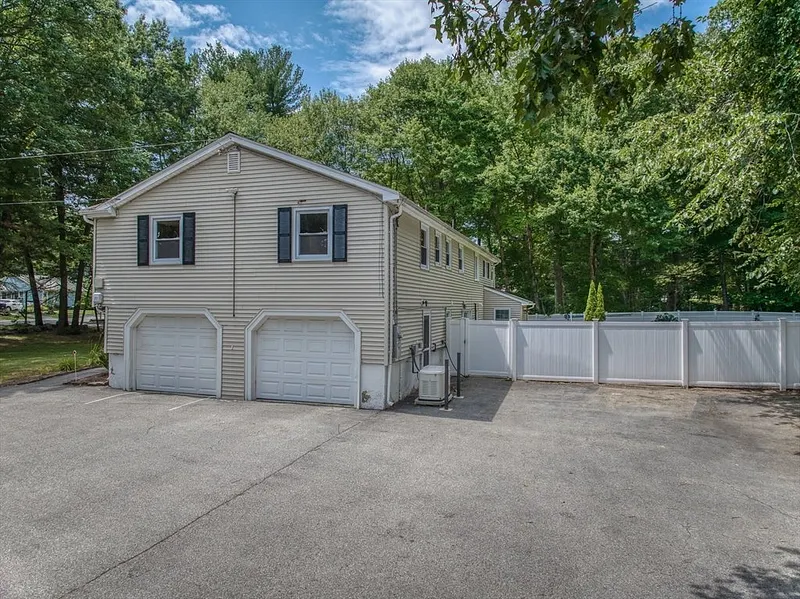 680 East Street Photo 6