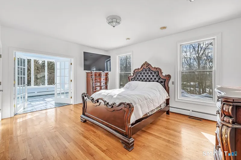 461 Amity Road Photo 22
