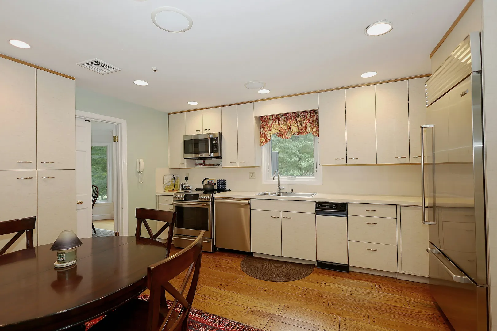 47 Fox Run Road Photo 14