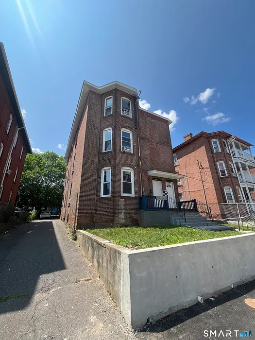 171 Babcock Street Photo 2