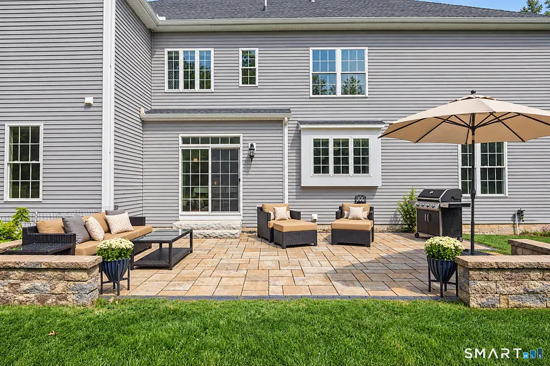 61 Lenox Road Photo 13