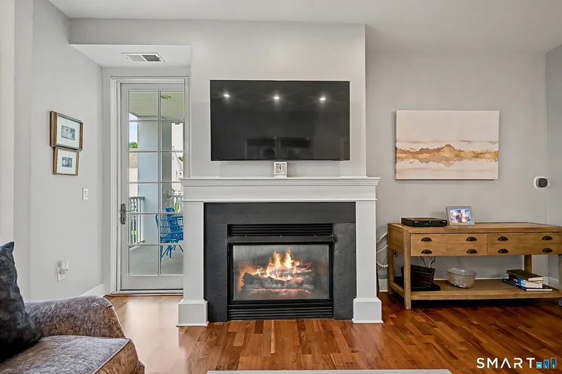 77 Havemeyer Lane  #410 Photo 11