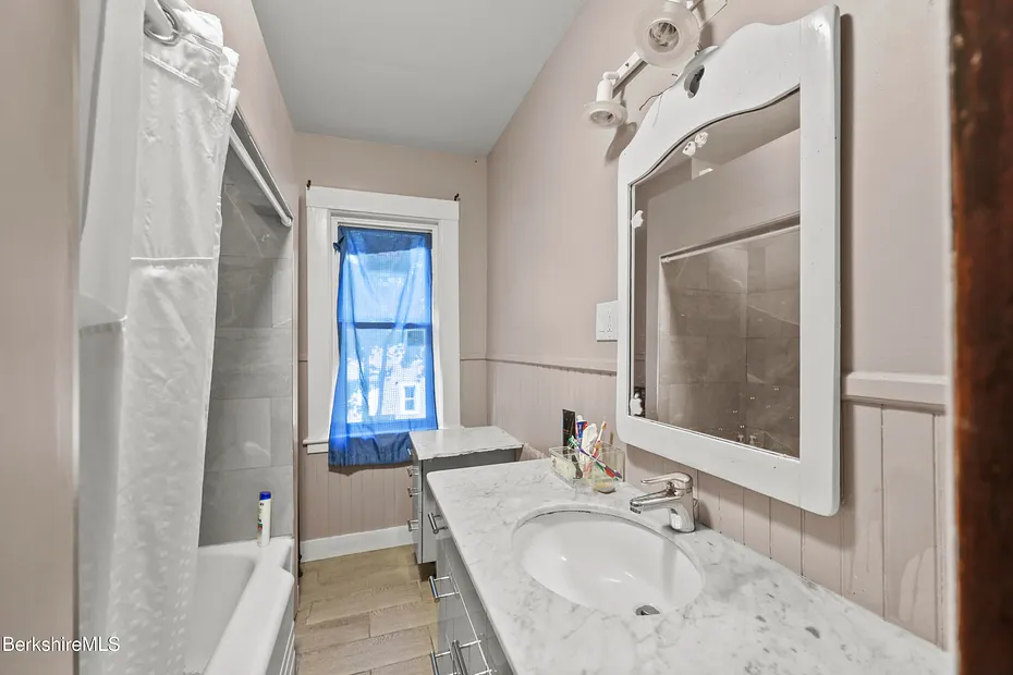 271 Tyler St Photo 27