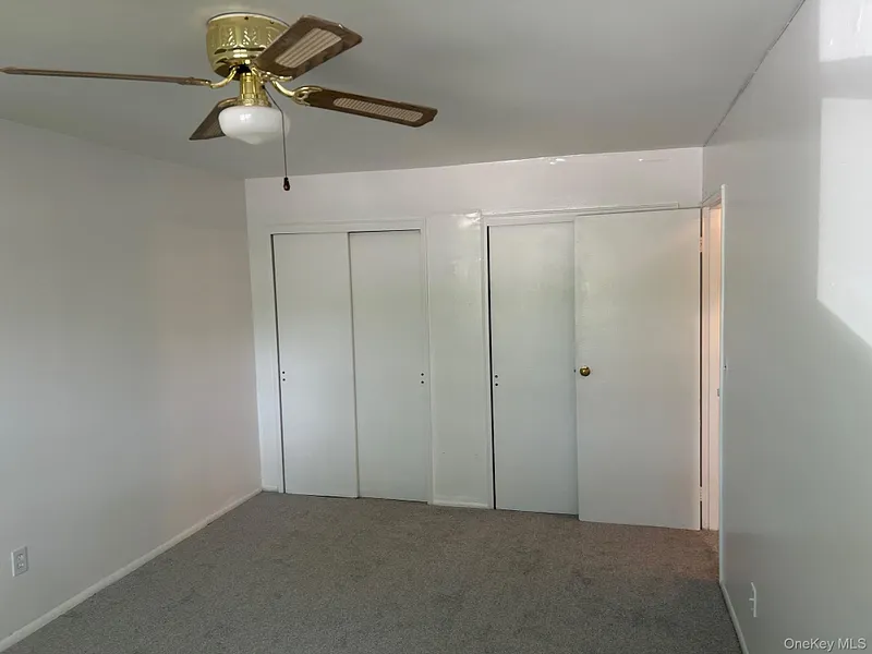 284 Sneden Place W #284 Photo 32