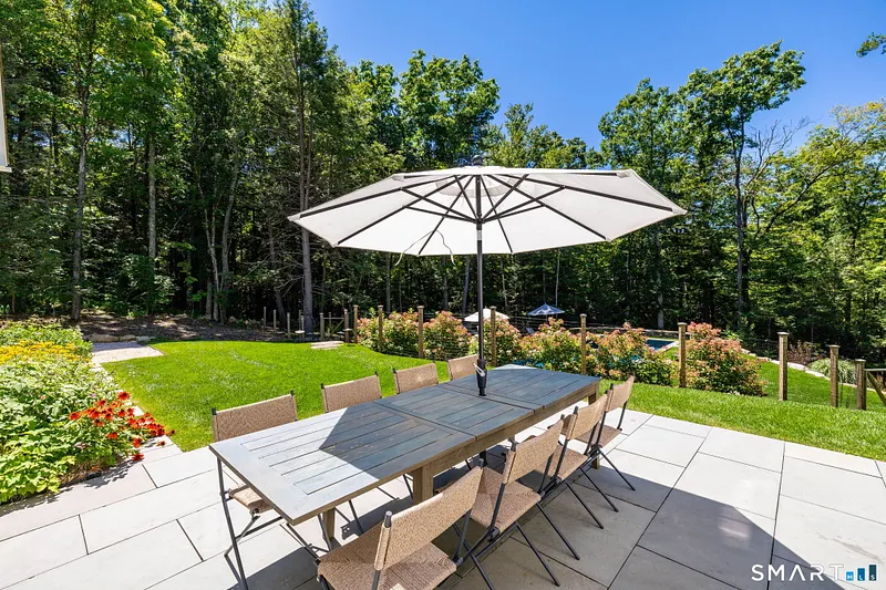 631 Milton Road Photo 37
