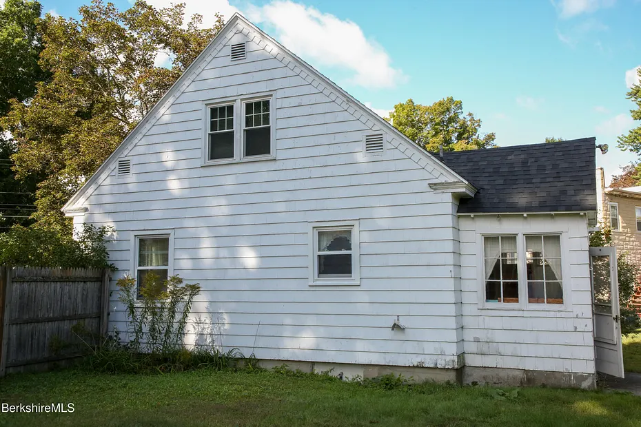 421 Elm St Photo 27