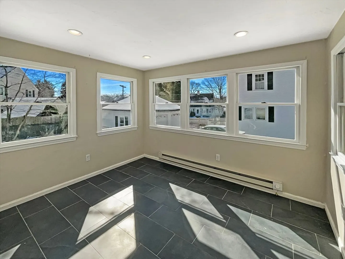44 2nd St Photo 22