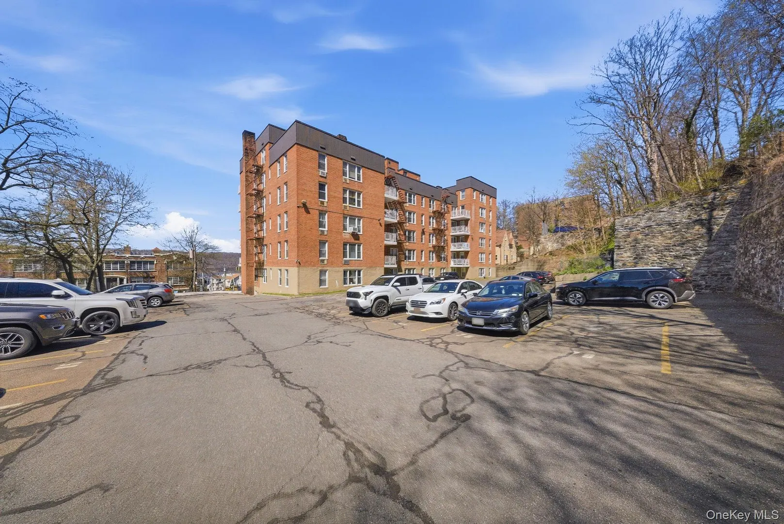 250 N Broadway  #5B Photo 32