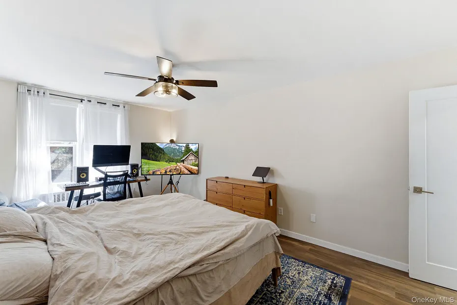 250 N Broadway  #5B Photo 14