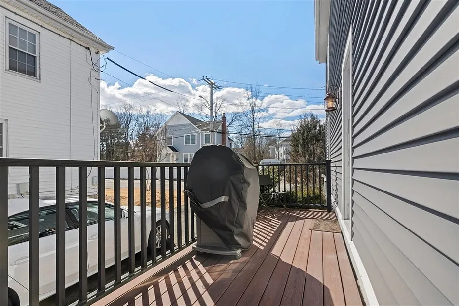 30 Rockland St Photo 14