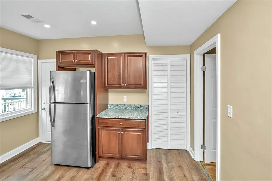 15 Kenberma Road  #2 Photo 16