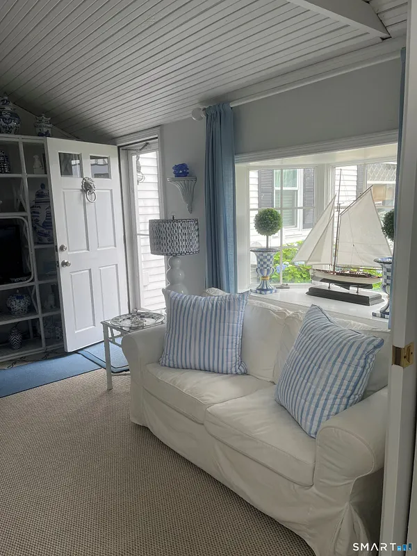 Essex Rental Photo 6