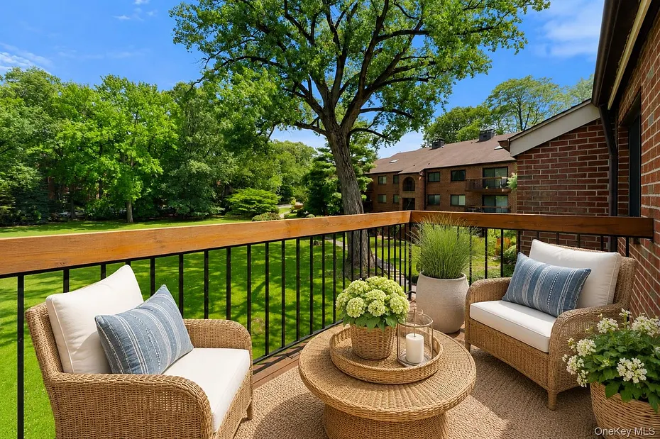 18 Bronxville Glen Drive  #3-12 Photo 13