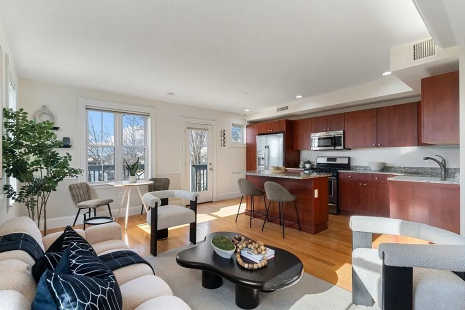 45 Gates St  #3 Photo 3