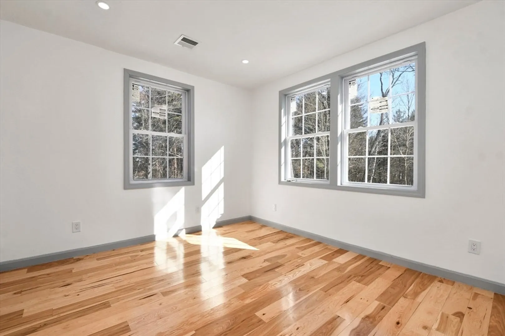 1 Stockwell Road Photo 14